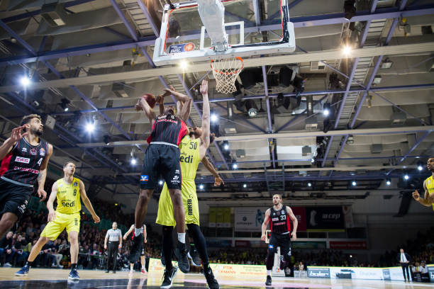 临场战术的 临场战术的