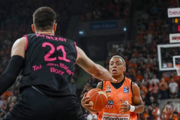 刻展现出了 刻展现出了